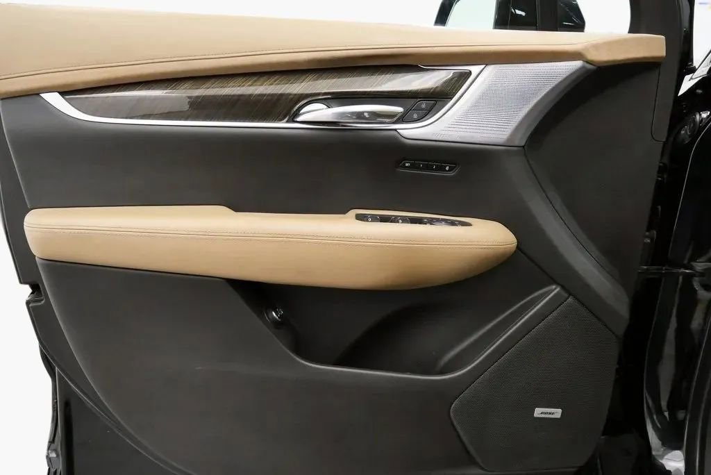 Used 2023 Cadillac XT6 Sport w/ Platinum Package image 13