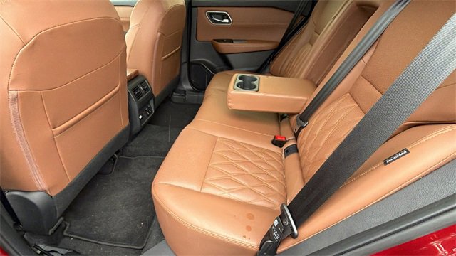 Used 2025 Nissan Rogue Platinum w/ Tech Package image 16