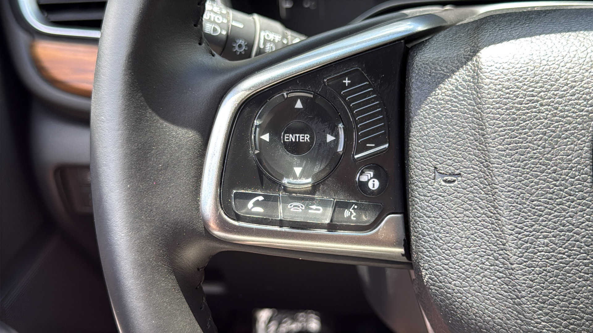 Used 2018 Honda CR-V EX-L image 16