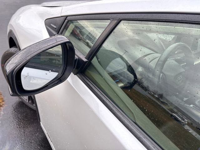 Used 2023 Toyota Prius XLE image 27