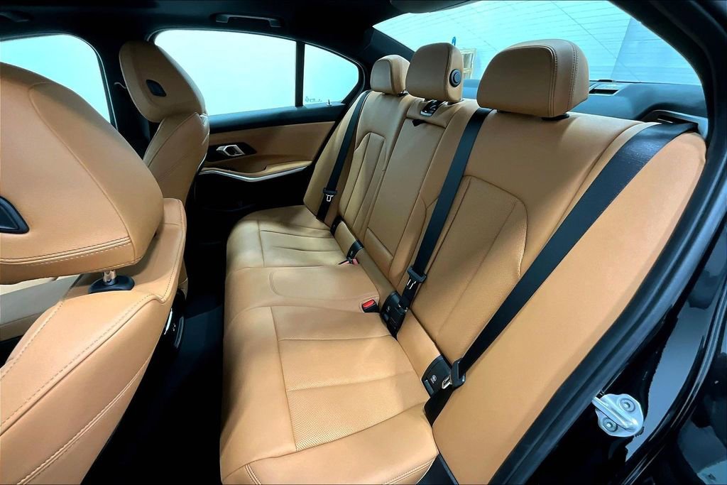New 2025 BMW 330i Sedan RWD image 18