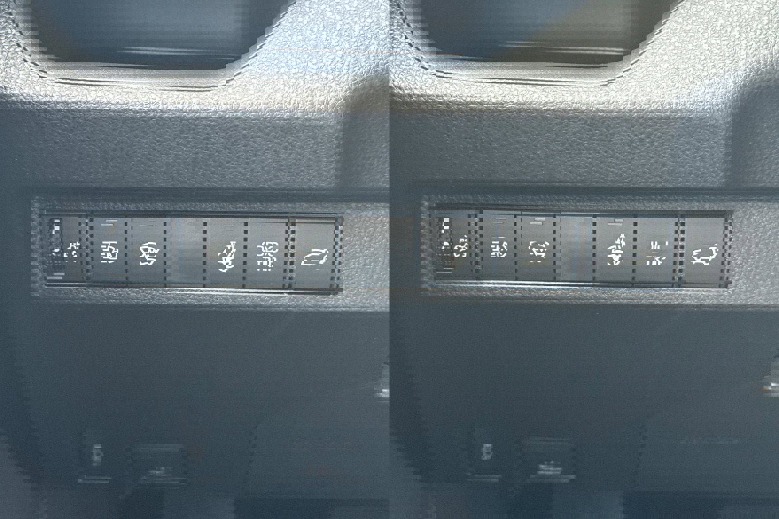 New 2025 Toyota RAV4 XSE image 31