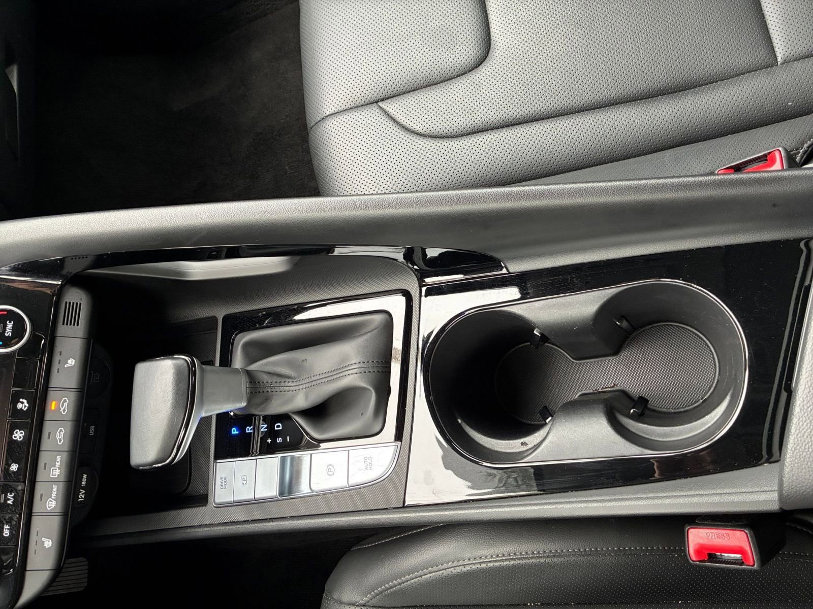 Used 2025 Hyundai Elantra Limited image 43