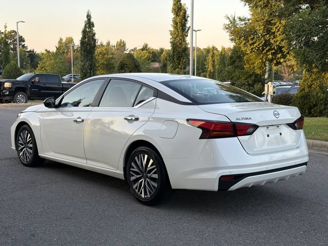 Used 2025 Nissan Altima 2.5 SV FWD image 5