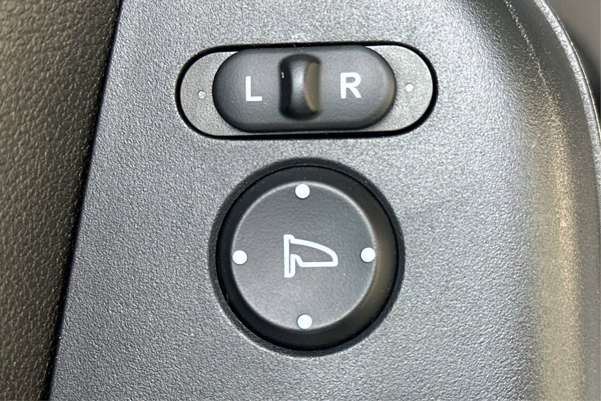 Used 2014 Honda CR-V LX image 34