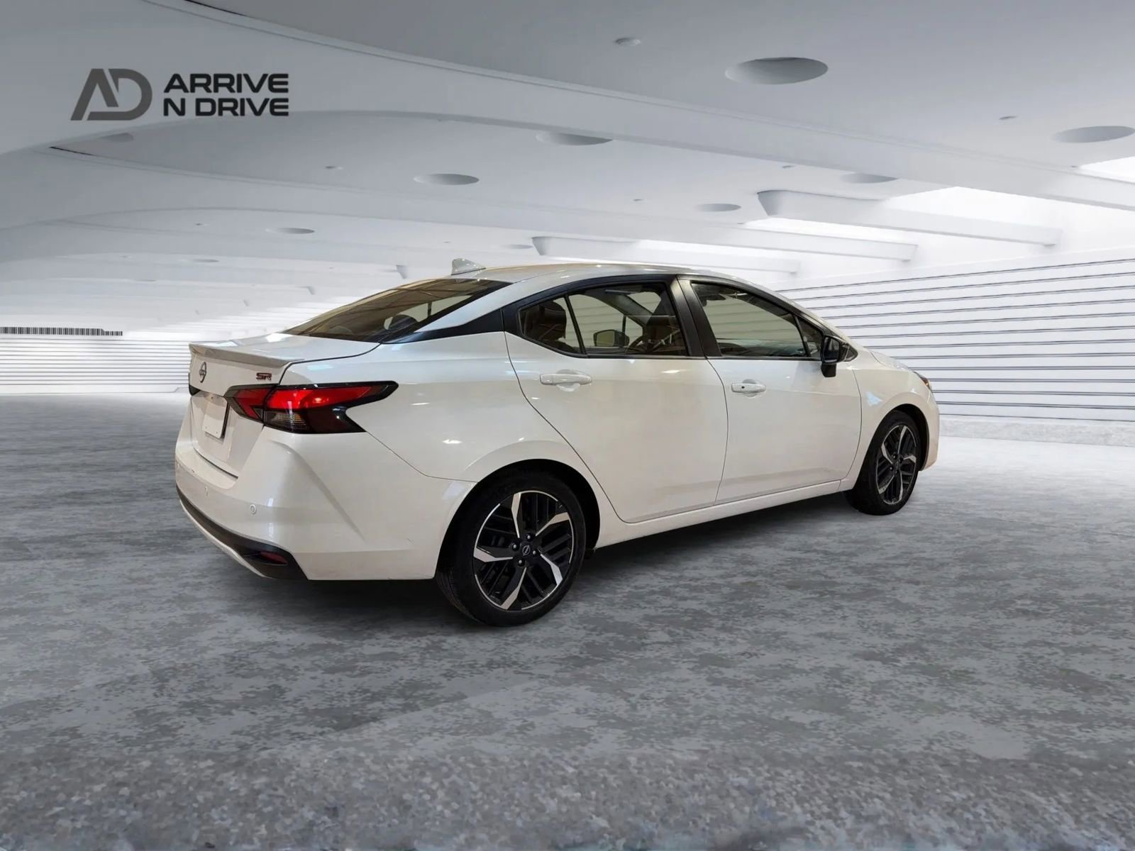 Used 2024 Nissan Versa SR image 3