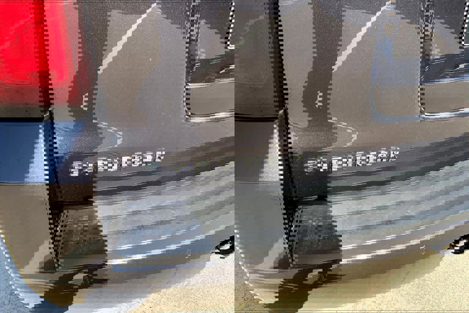 Used 2016 Chevrolet Suburban LT image 30