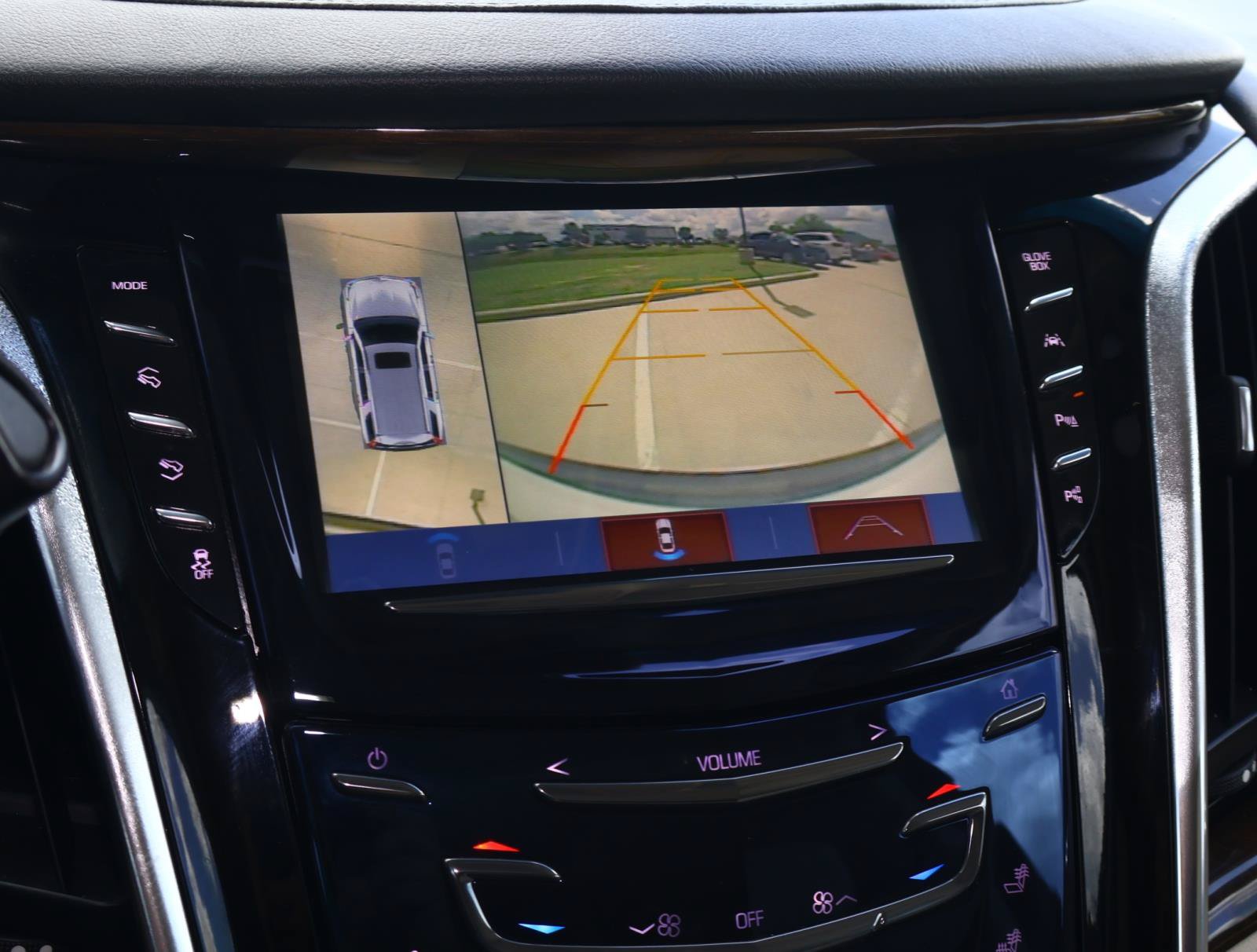 Used 2018 Cadillac Escalade Luxury RWD image 34