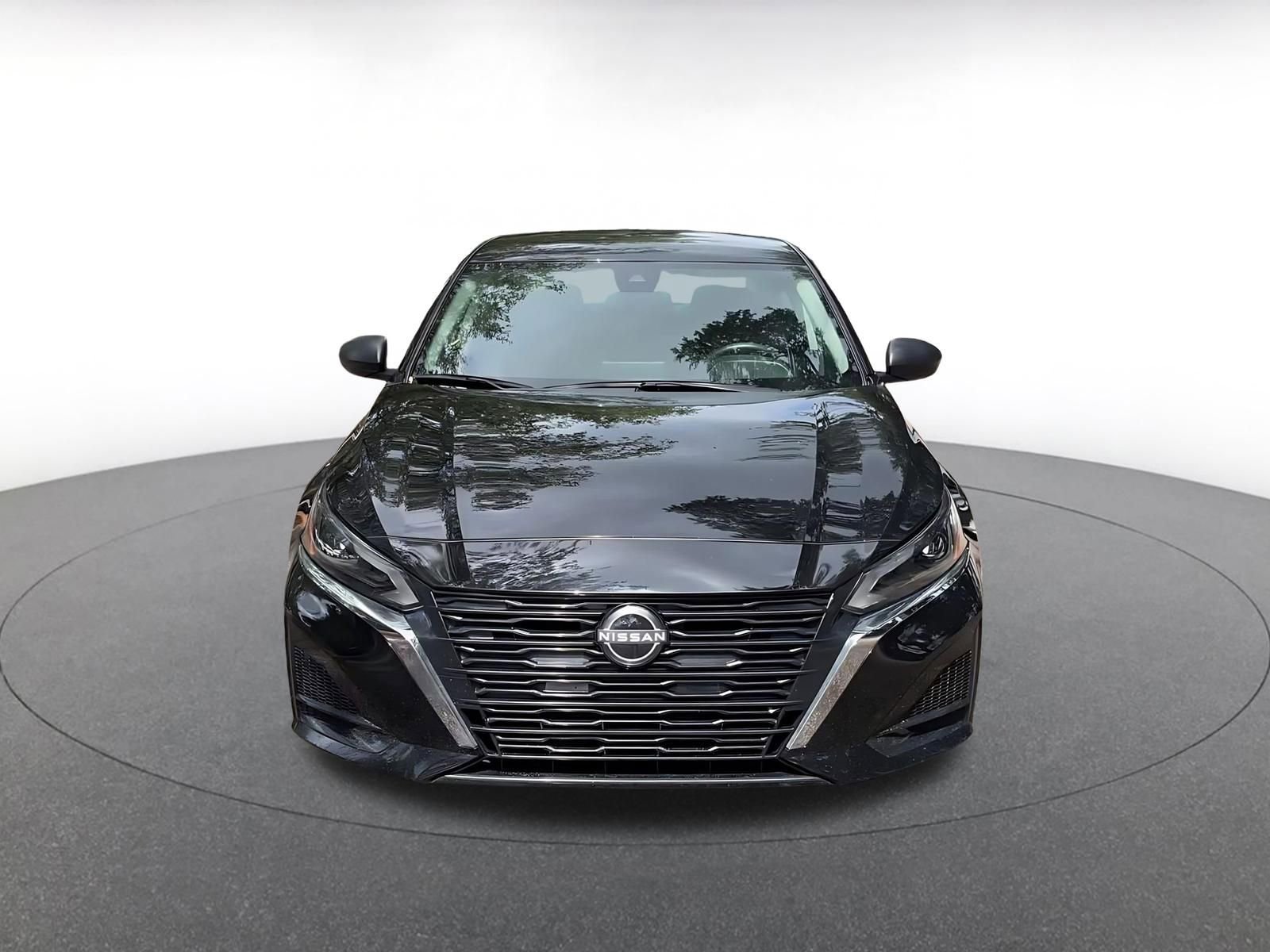 Used 2025 Nissan Altima 2.5 SV FWD image 4