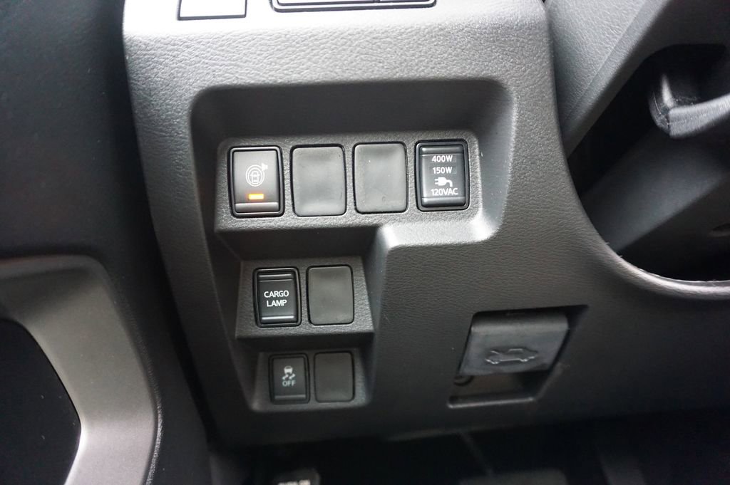 Used 2025 Nissan Frontier SV w/ SV Convenience Package RWD image 5