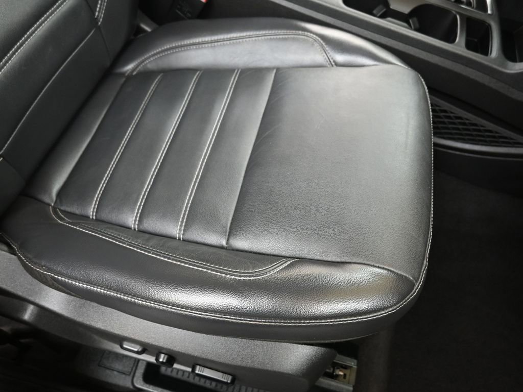 Used 2019 Ford Escape Titanium AWD/4WD image 12
