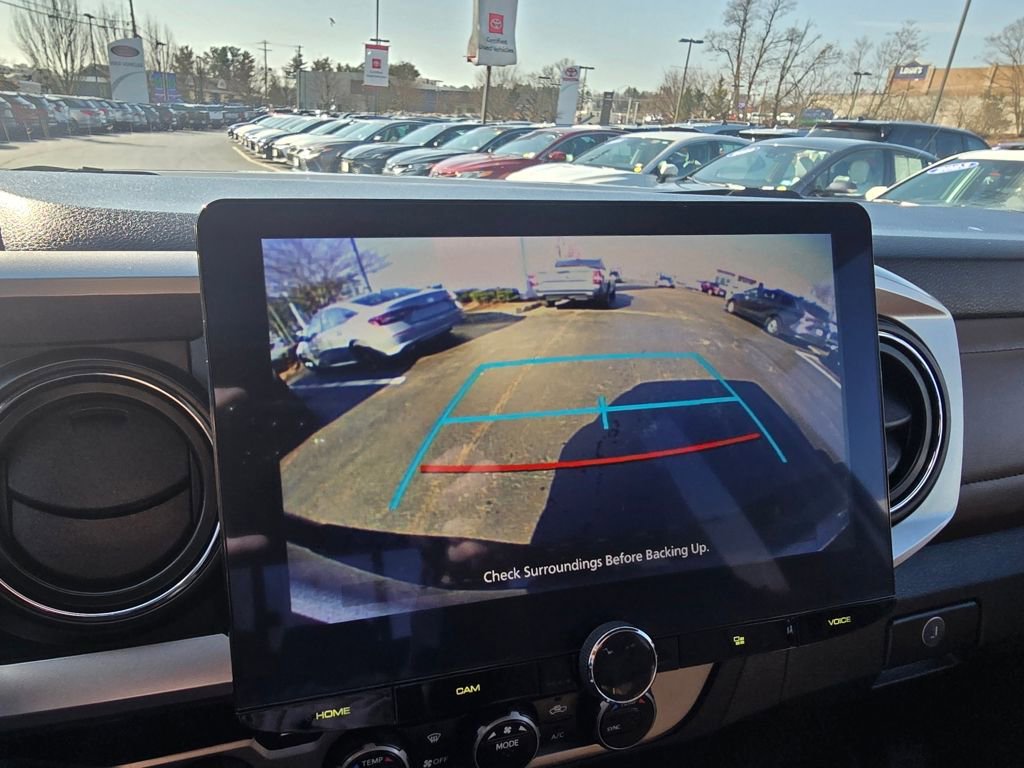 Used 2016 Toyota Tacoma Limited w/ Towing Package image 26