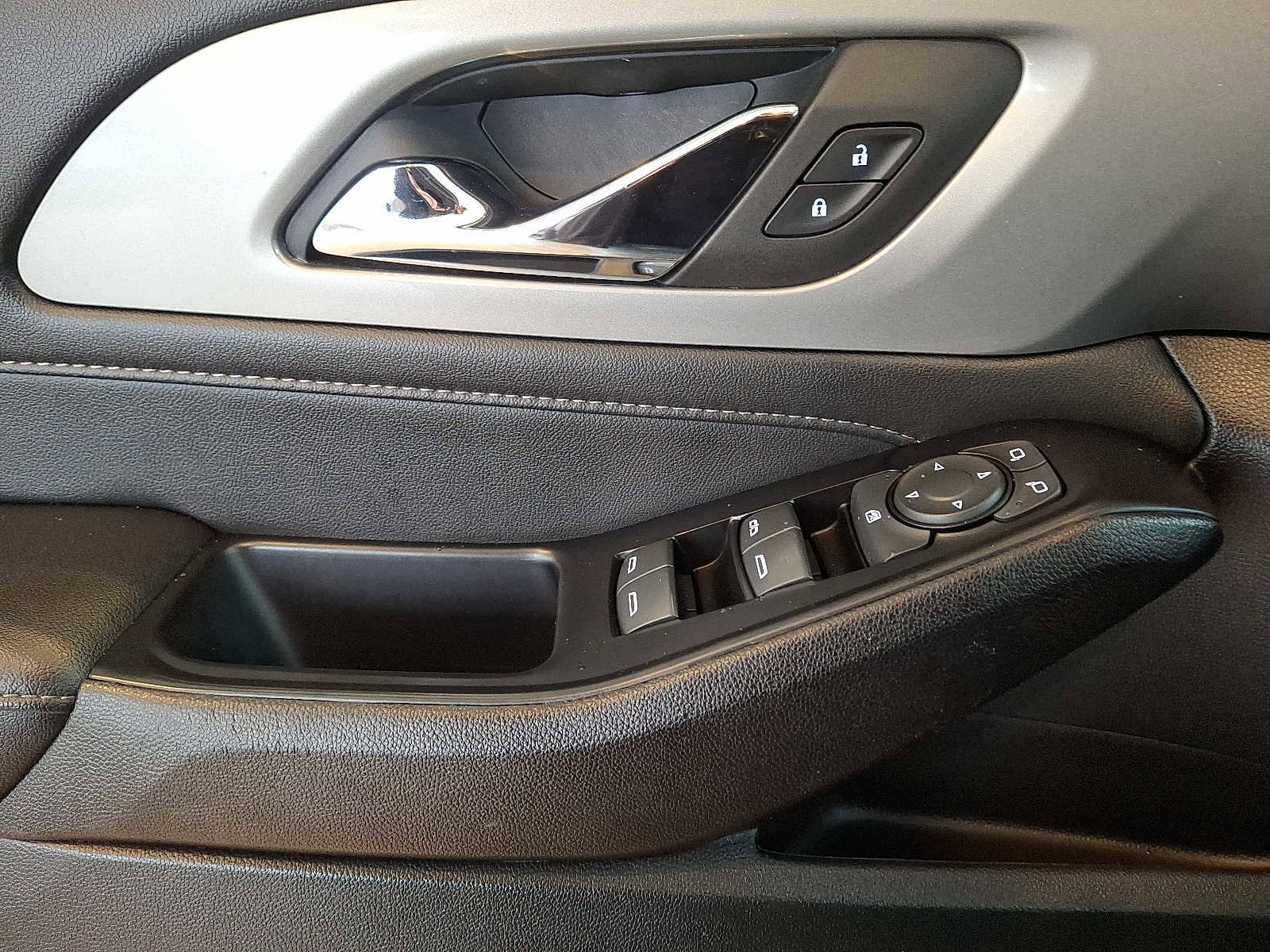 Certified 2023 Chevrolet Traverse LT w/ Midnight/Sport Edition image 13