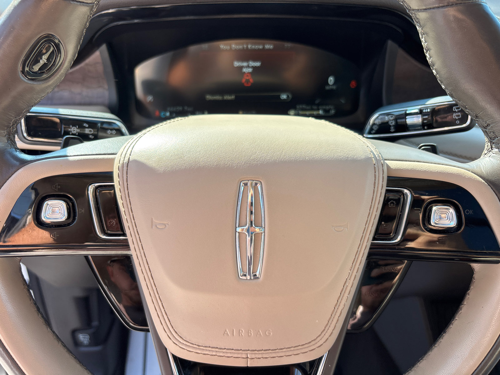 Certified 2022 Lincoln Aviator Reserve w/ Elements Package Plus AWD/4WD image 16