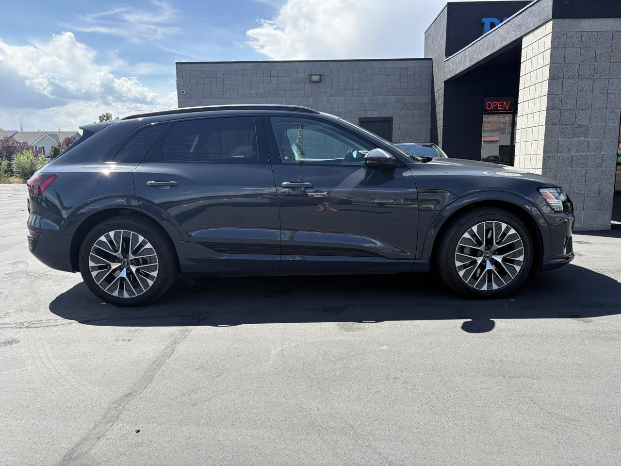 Used 2024 Audi Q8 e-tron Prestige w/ Prestige Package AWD/4WD image 4