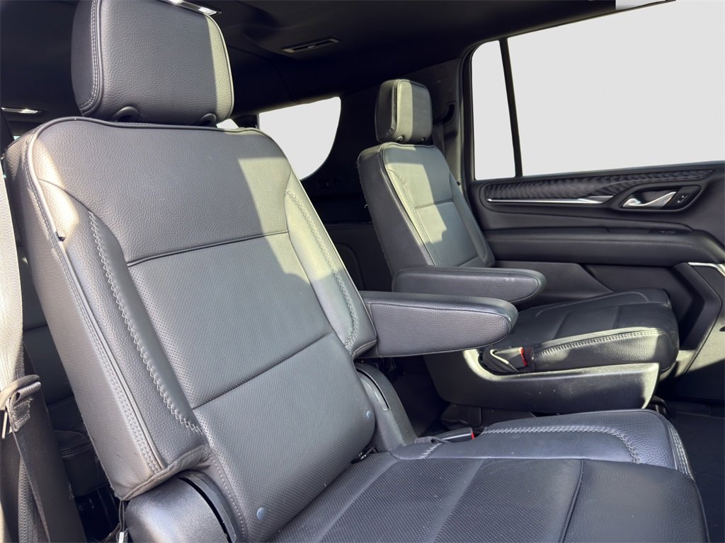 Used 2023 GMC Yukon XL Denali image 16
