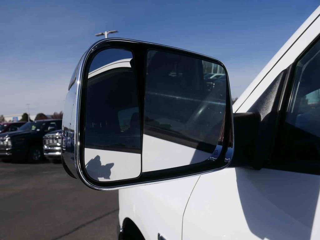 Used 2018 RAM 3500 Tradesman w/ Chrome Appearance Group image 14