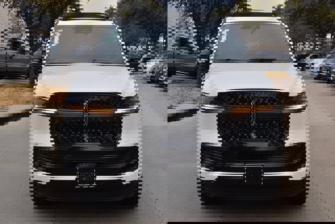 New 2025 Lincoln Navigator L Reserve w/ Jet Appearance Package image 9