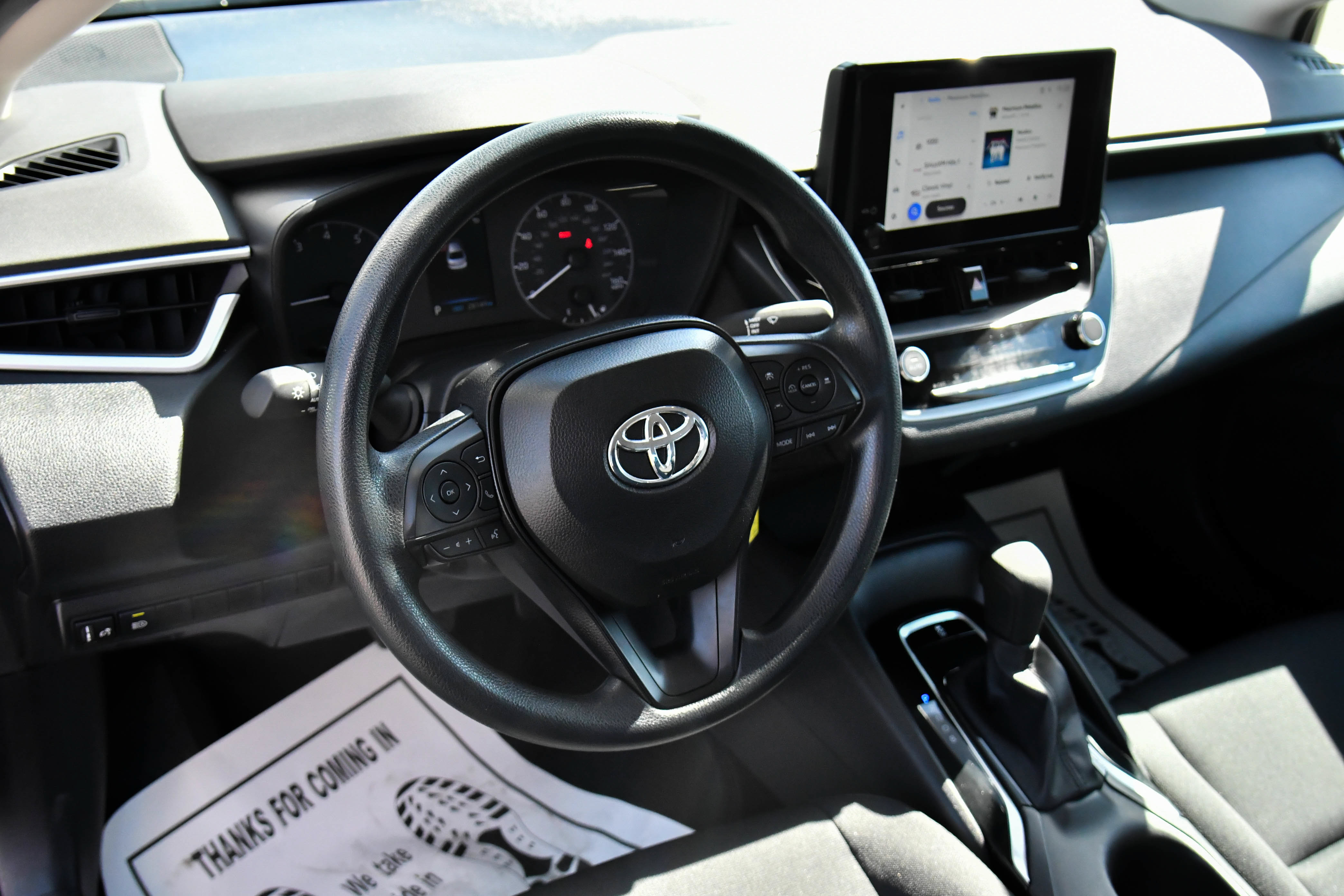 Used 2025 Toyota Corolla LE FWD image 14