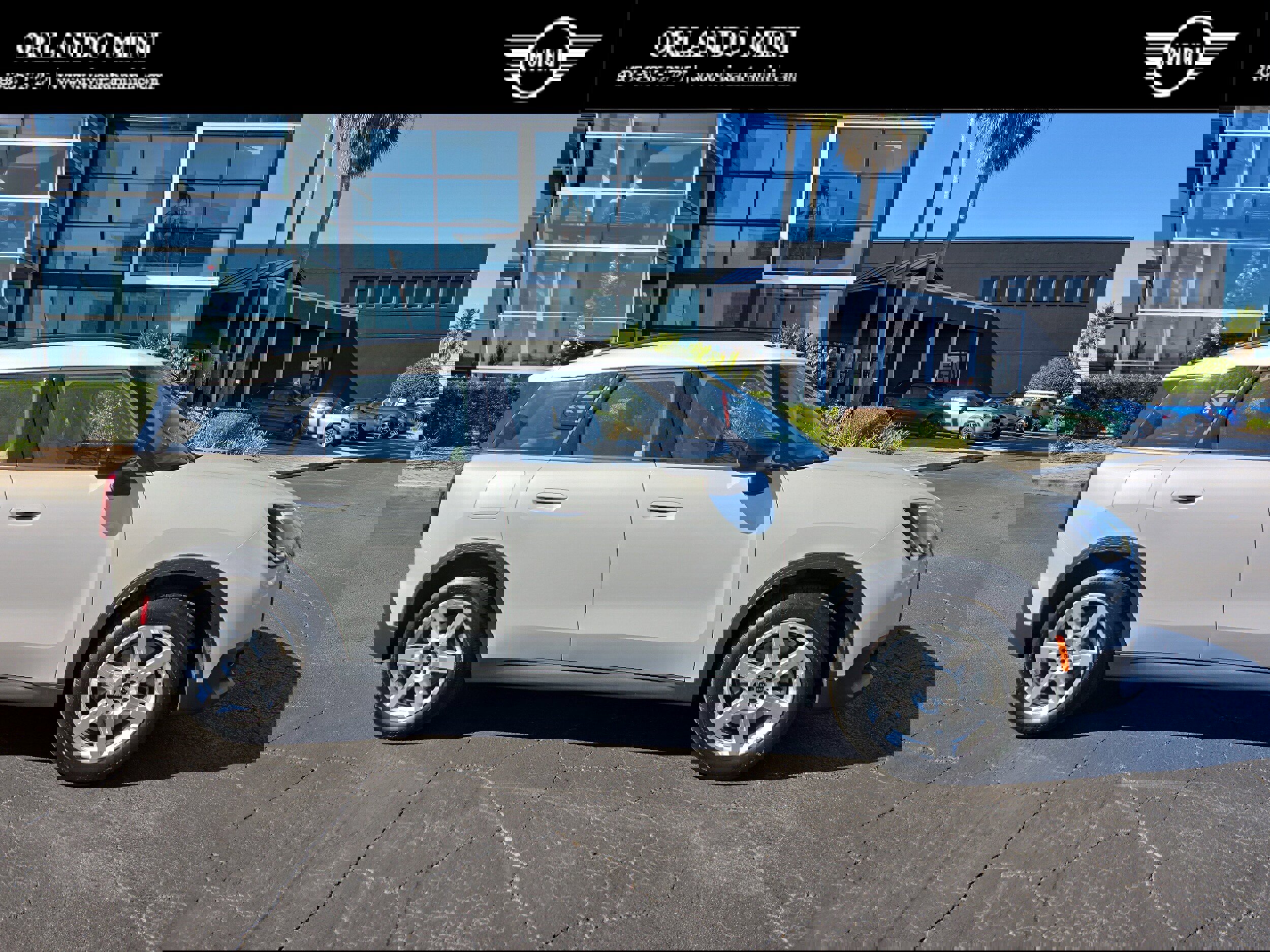 Used 2025 MINI Cooper Countryman S image 1