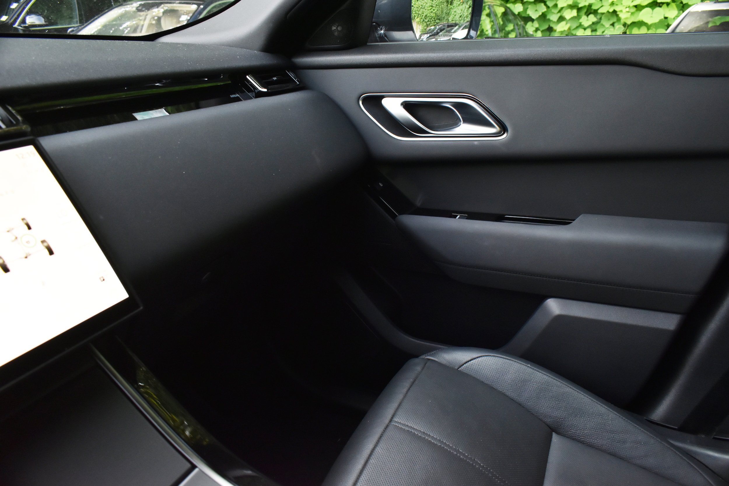 Used 2025 Land Rover Range Rover Velar Dynamic SE AWD/4WD image 34