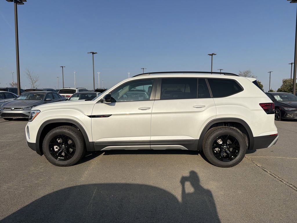 New 2026 Volkswagen Atlas Peak Edition AWD/4WD image 2