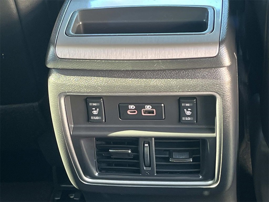 Used 2024 Nissan Murano SL image 17