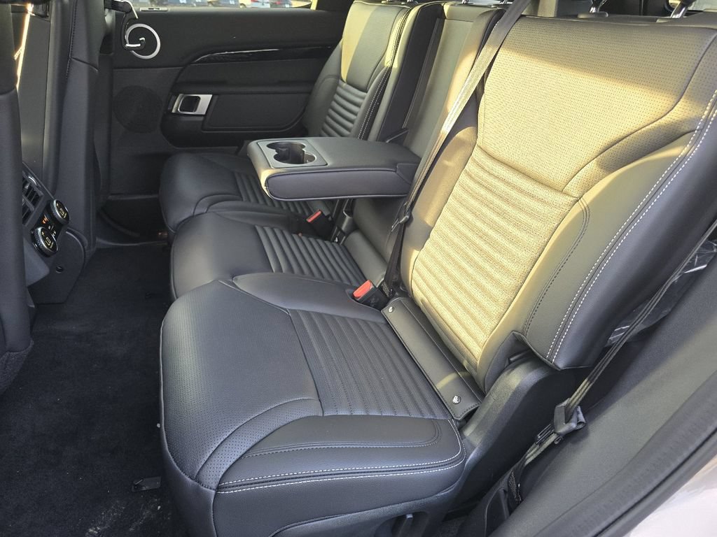 New 2026 Land Rover Discovery S AWD/4WD image 33