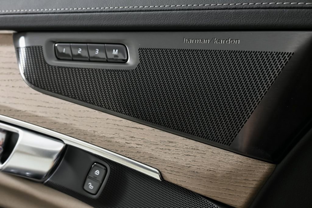 Used 2026 Volvo XC90 B6 Plus w/ Protection Package Premier AWD/4WD image 9