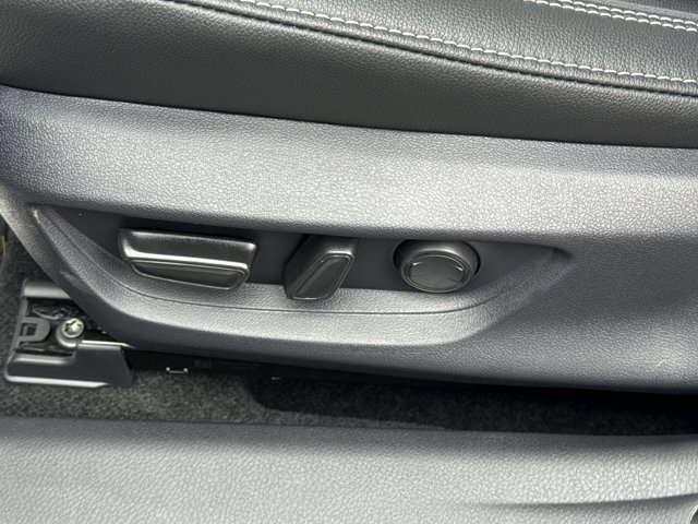 Used 2026 Toyota Camry SE w/ Convenience Package FWD image 13