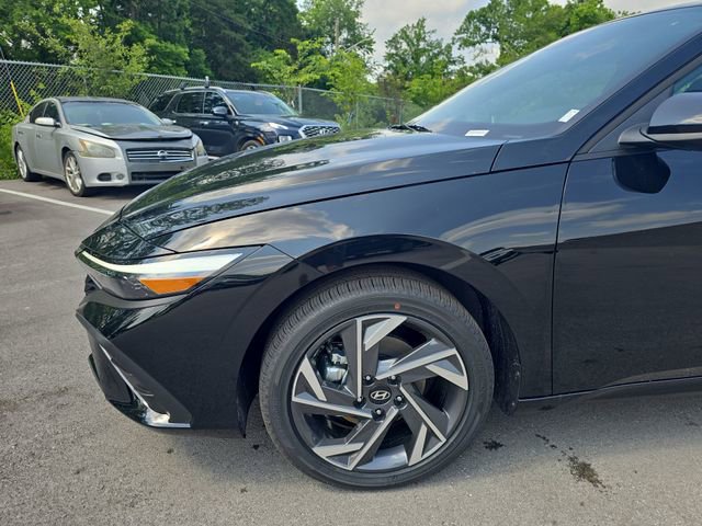 New 2025 Hyundai Elantra SEL image 10