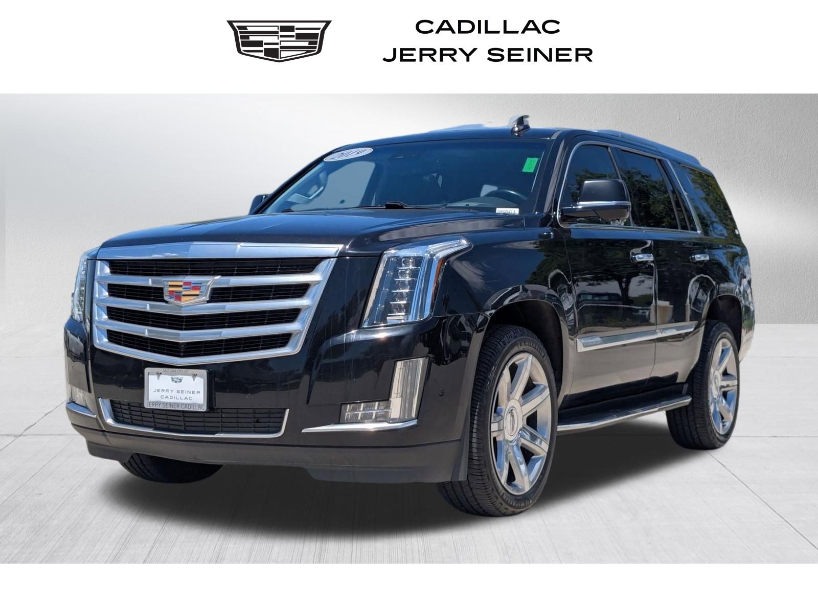 Used 2019 Cadillac Escalade Luxury AWD/4WD image 1