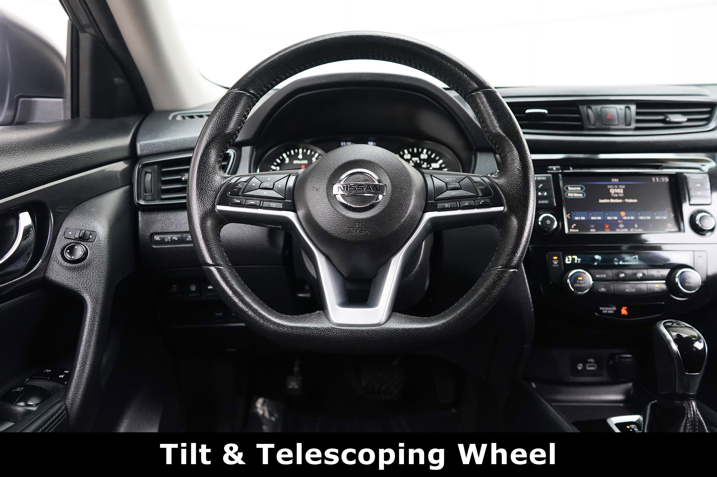 Used 2019 Nissan Rogue SV image 9