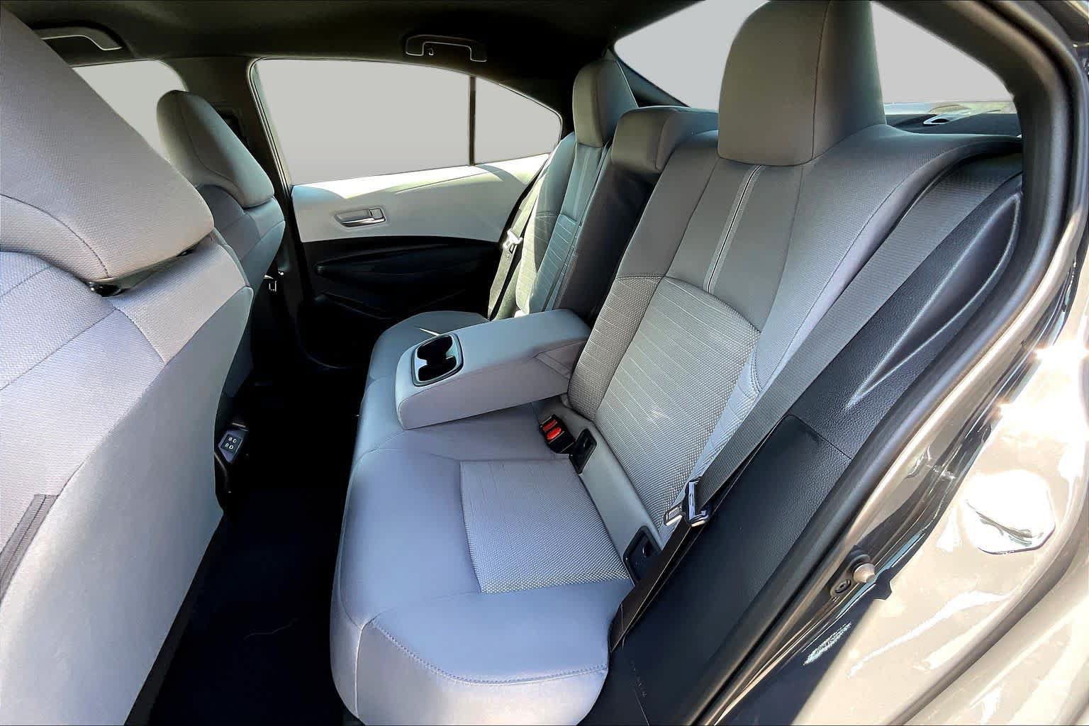 Used 2026 Toyota Corolla SE FWD image 19