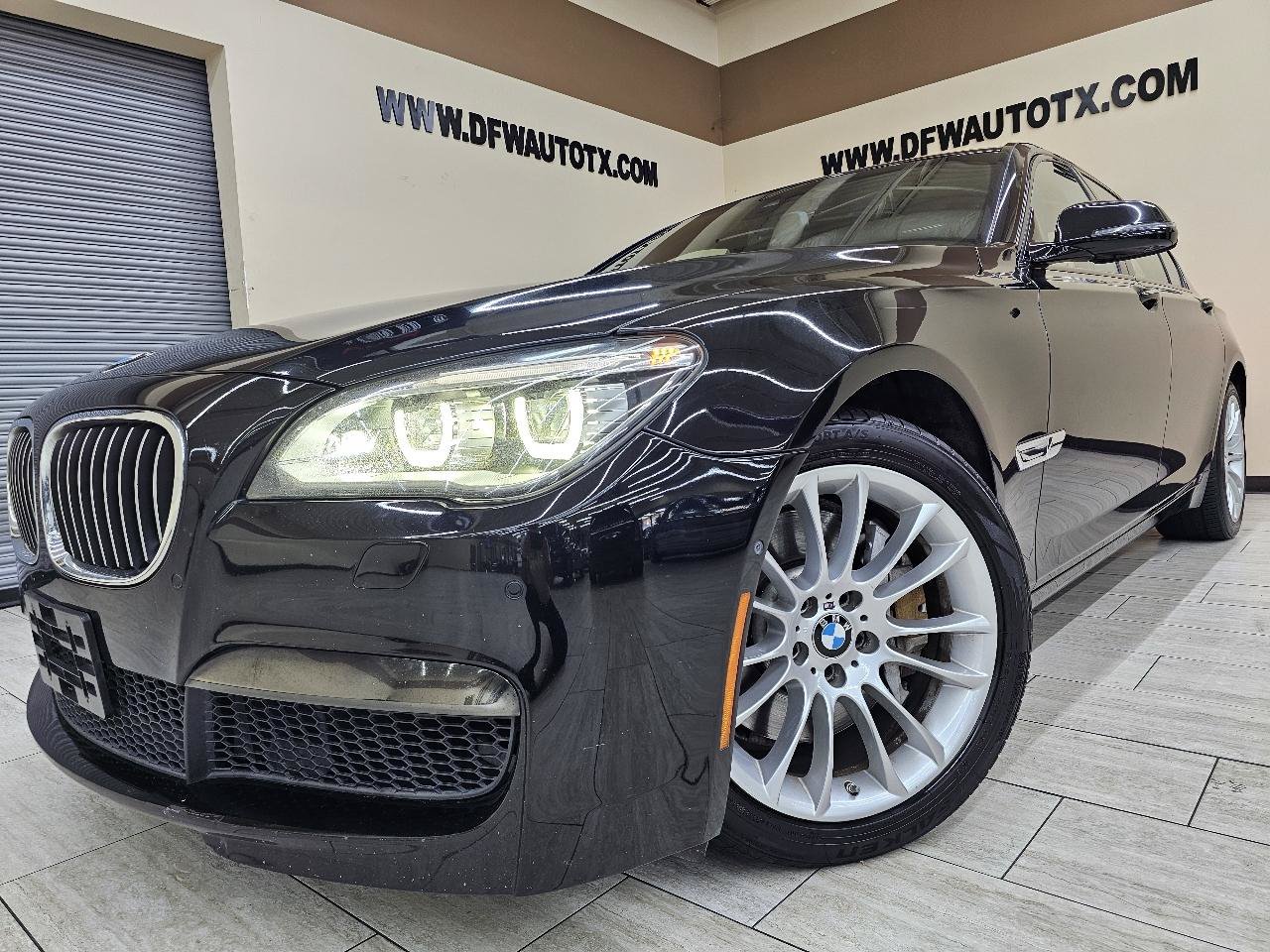 Used 2015 BMW 750i w/ M Sport Edition RWD image 1