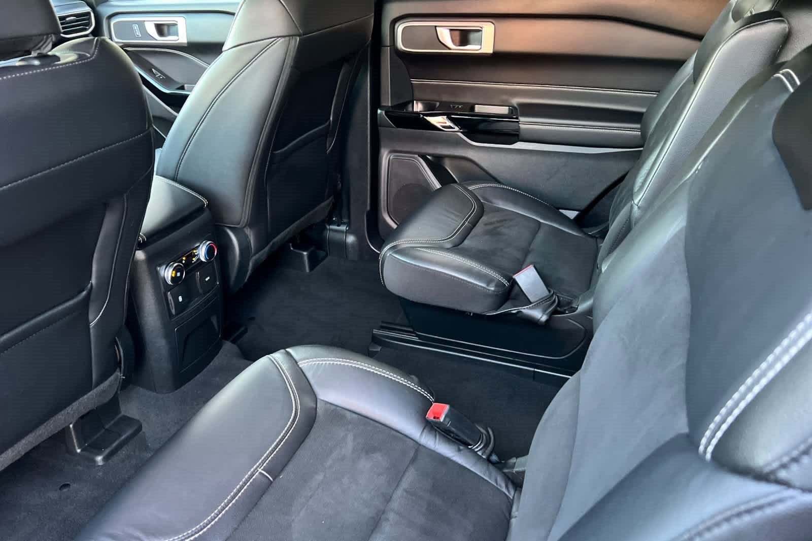 Certified 2022 Ford Explorer ST image 4