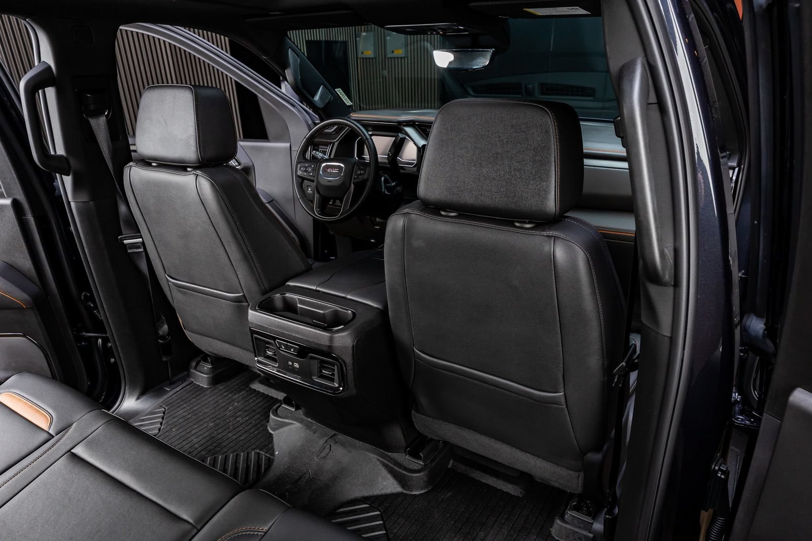 Used 2025 GMC Sierra 2500 AT4 w/ AT4 Premium Plus Package AWD/4WD image 32