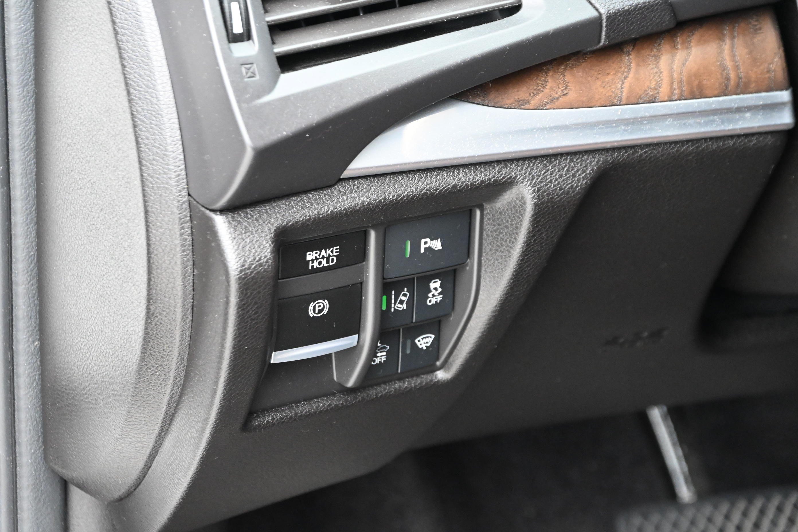 Used 2018 Acura MDX w/ Advance & Entertainment Pac FWD image 26