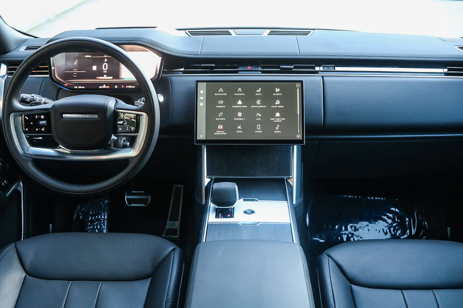 Used 2025 Land Rover Range Rover SE image 13