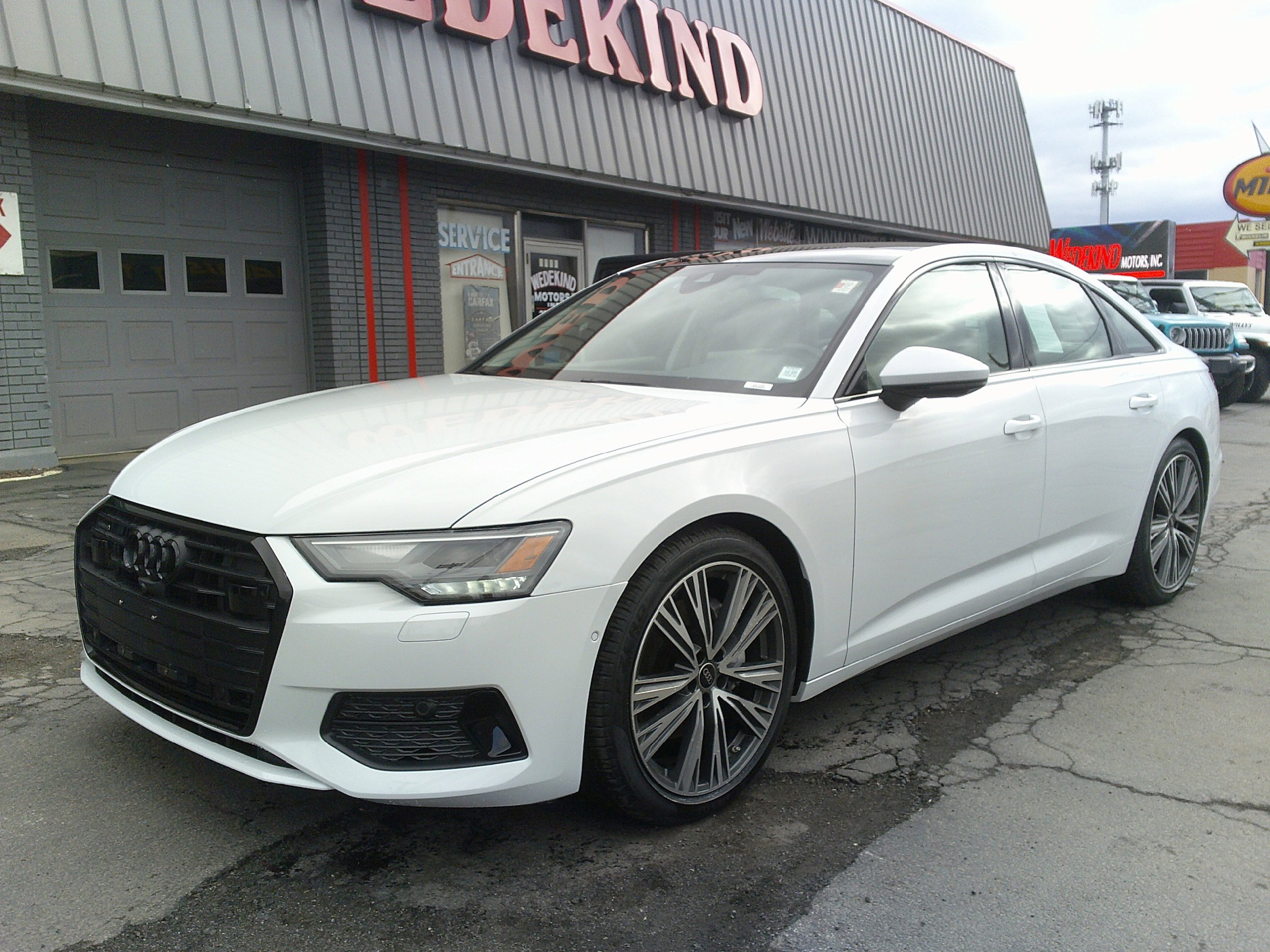 Used 2023 Audi A6 2.0T Premium w/ Convenience Package image 12