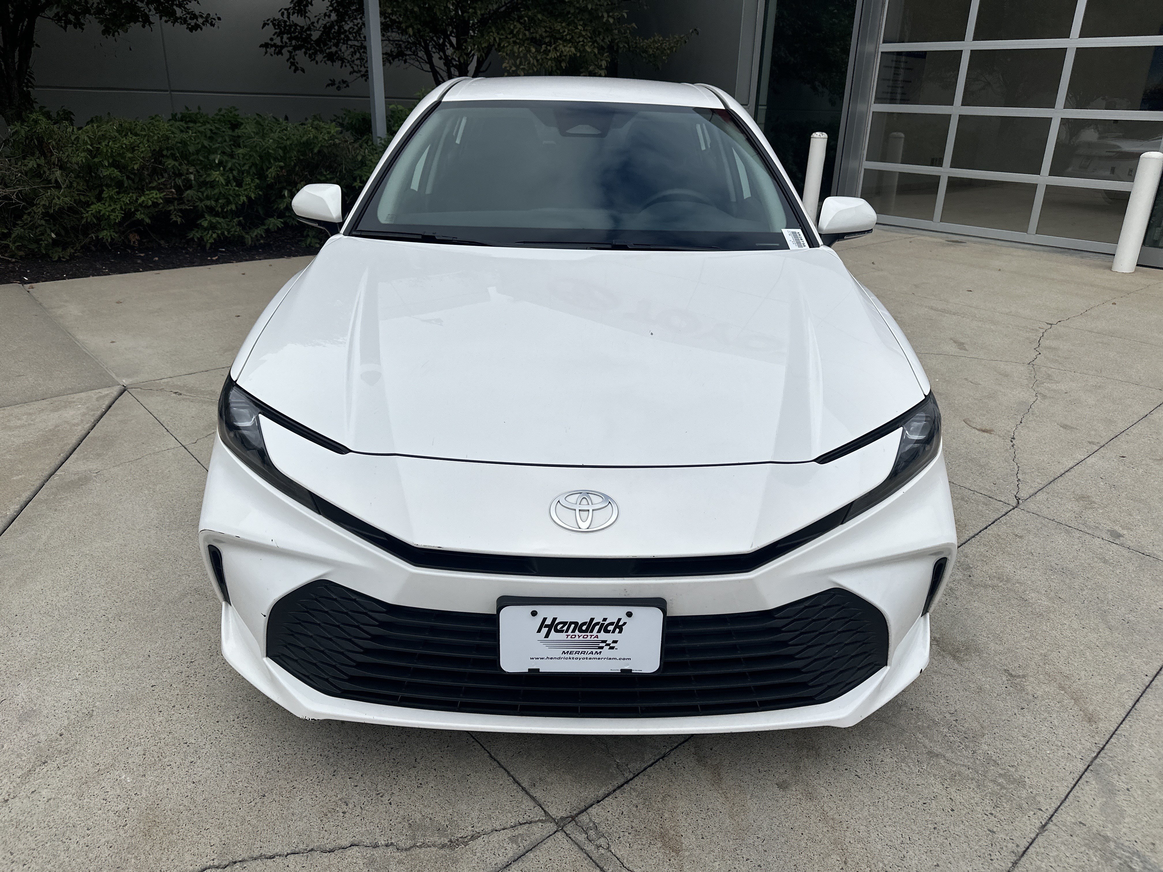 Used 2025 Toyota Camry LE FWD image 5