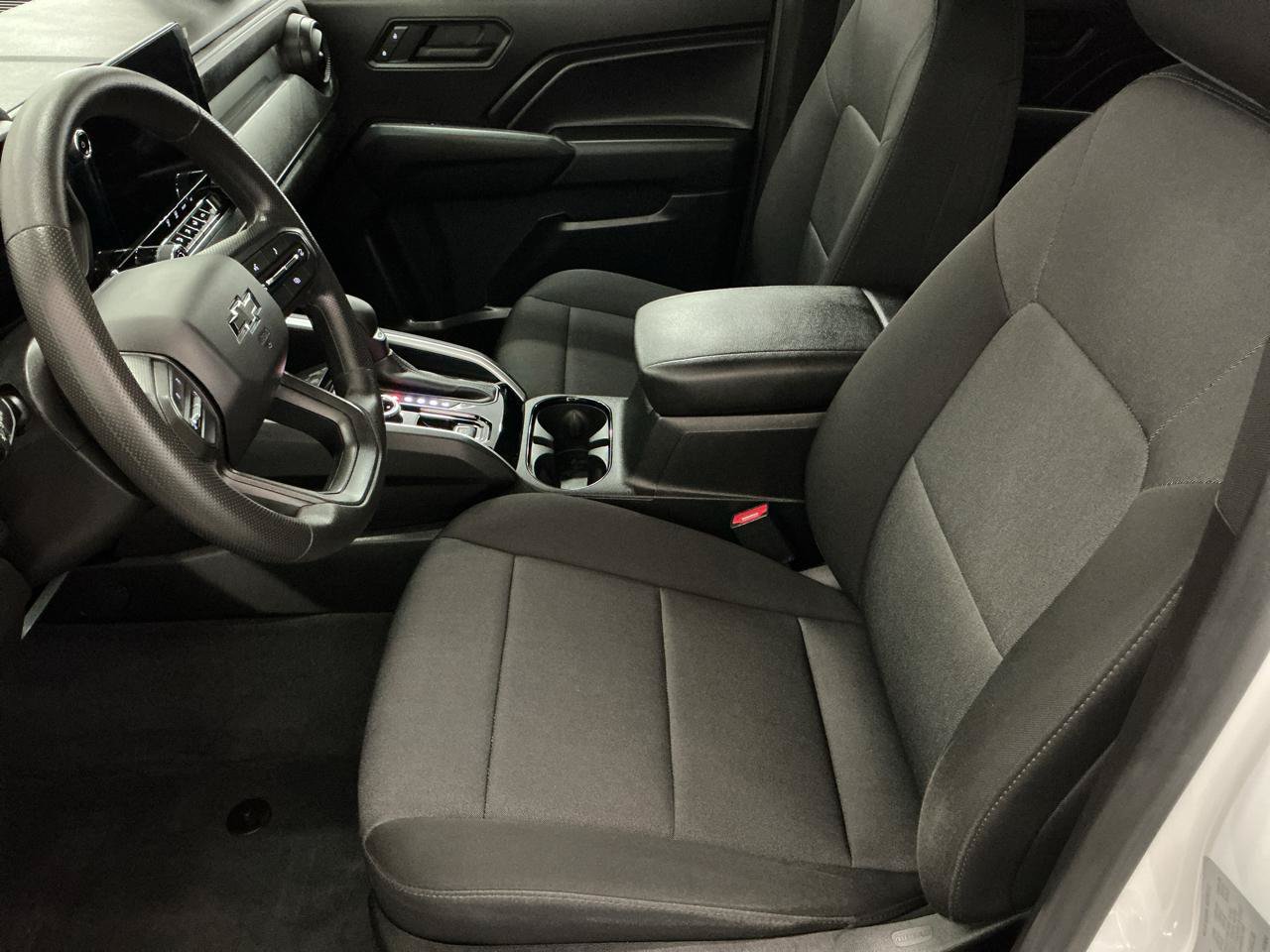 Used 2023 Chevrolet Colorado Trail Boss w/ Technology Package AWD/4WD image 9
