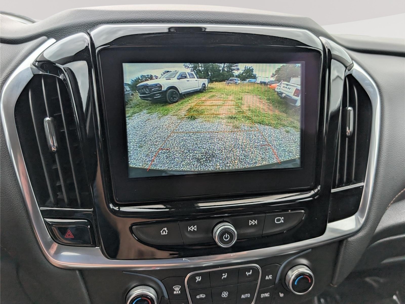Used 2018 Chevrolet Traverse LT AWD/4WD image 30