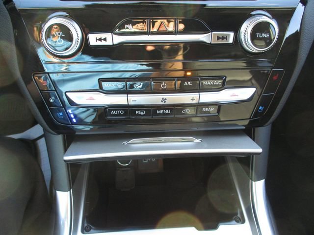 New 2024 Ford Explorer Limited w/ Equipment Group 301A RWD image 16