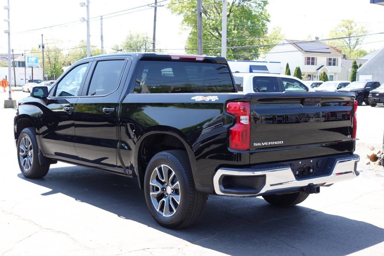 Used 2024 Chevrolet Silverado 1500 LT AWD/4WD image 3