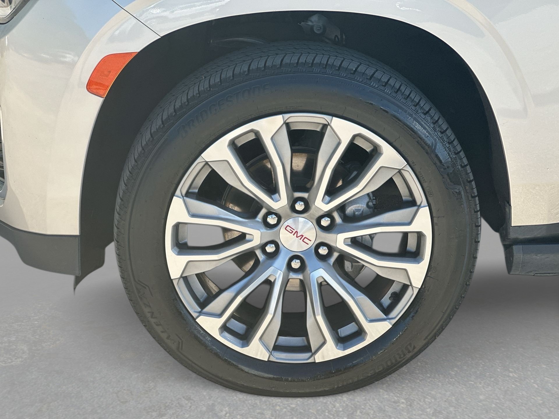 Used 2022 GMC Yukon Denali RWD image 33