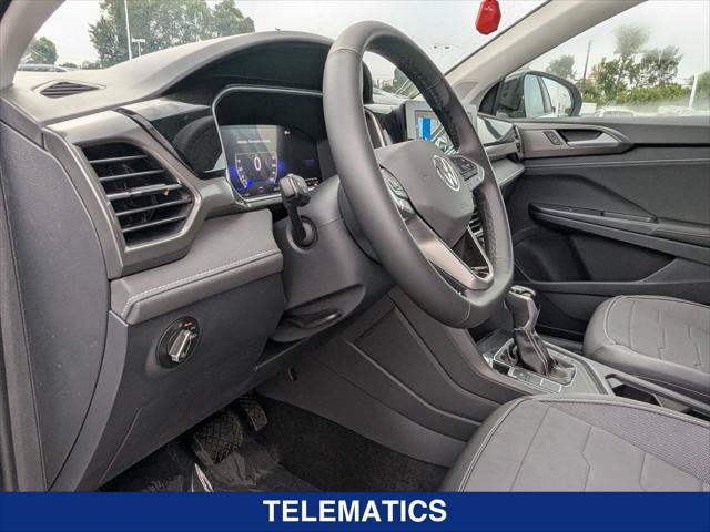 New 2025 Volkswagen Taos SE FWD image 11