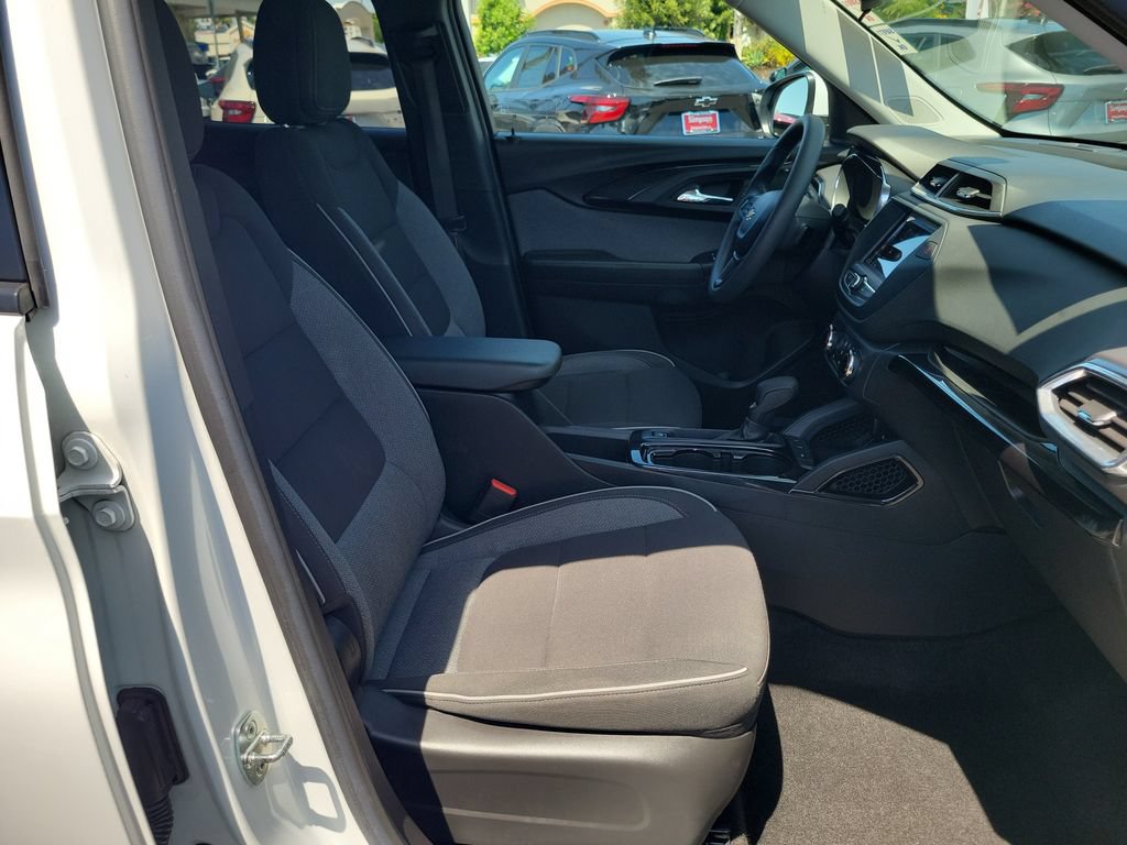 Used 2023 Chevrolet TrailBlazer LT FWD image 18