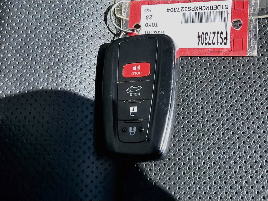Used 2023 Toyota Highlander Platinum AWD/4WD image 38