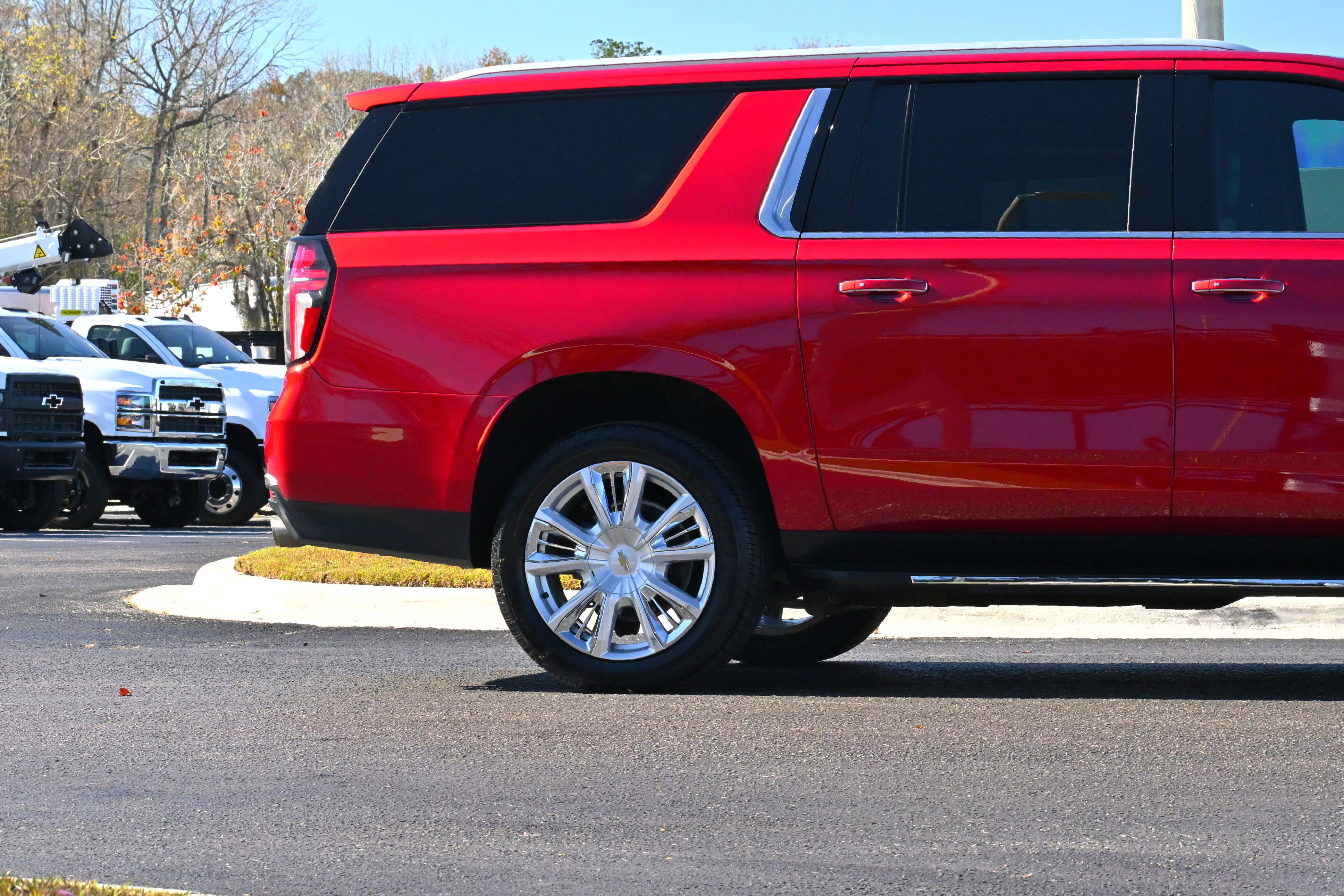 Used 2021 Chevrolet Suburban High Country image 5